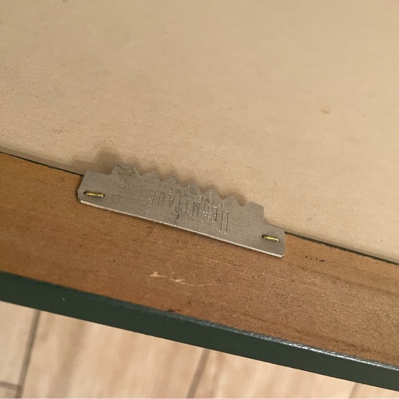 Vintage Flower & Vase Motif Framed Painting with Back Hanging Hook - Picture 3 of 3